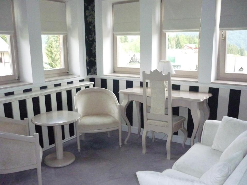 Vilele Lucia Luxury Mens Sana Sinaia Rom bilde